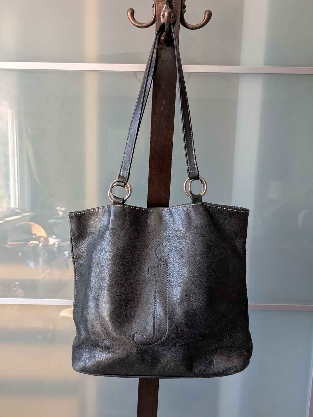 👜🇨🇦 Roots Soft Black Leather 'j' Embossed Tote Bag - Black